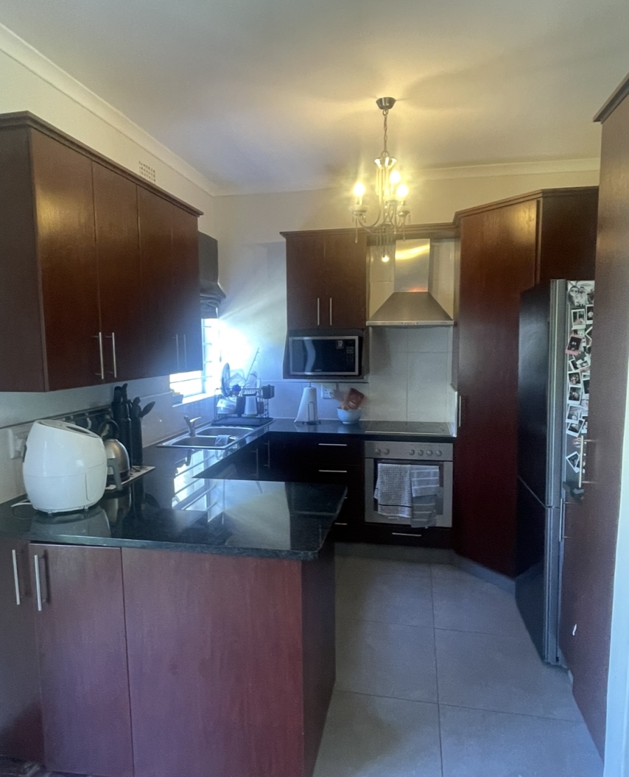 To Let 2 Bedroom Property for Rent in Kenilworth Western Cape